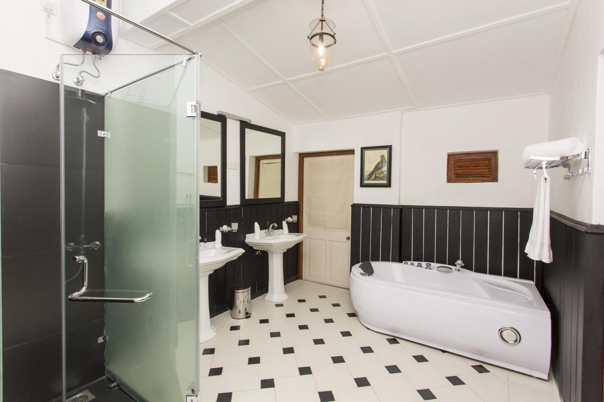 Mountbatten Bungalow- Thema Collection Канди Экстерьер фото