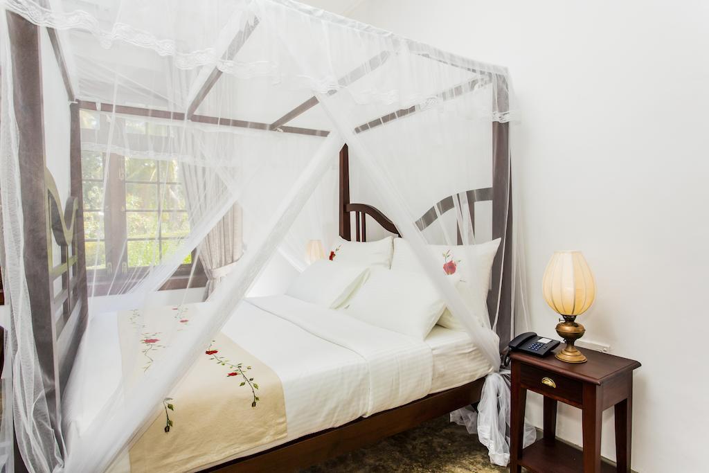 Mountbatten Bungalow- Thema Collection Канди Экстерьер фото