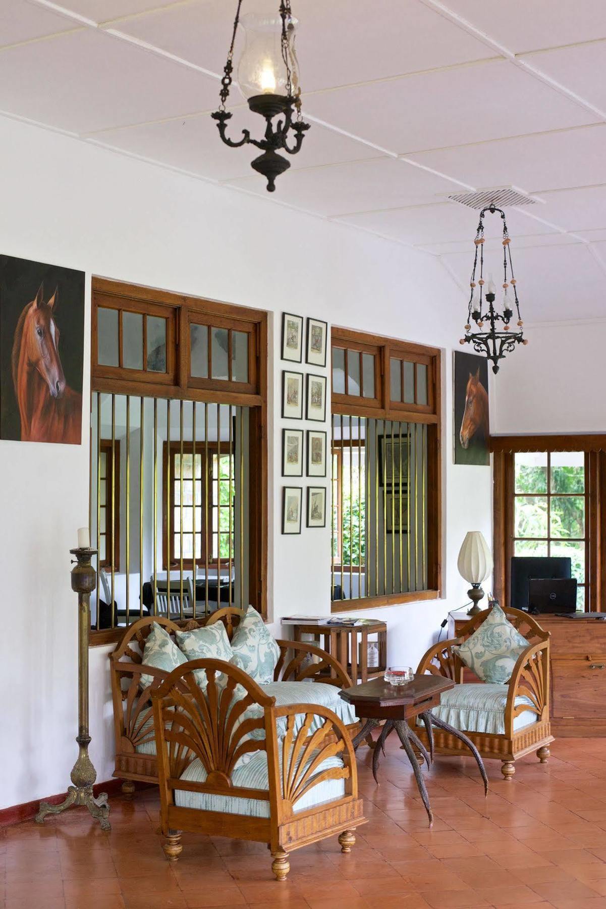 Mountbatten Bungalow- Thema Collection Канди Экстерьер фото