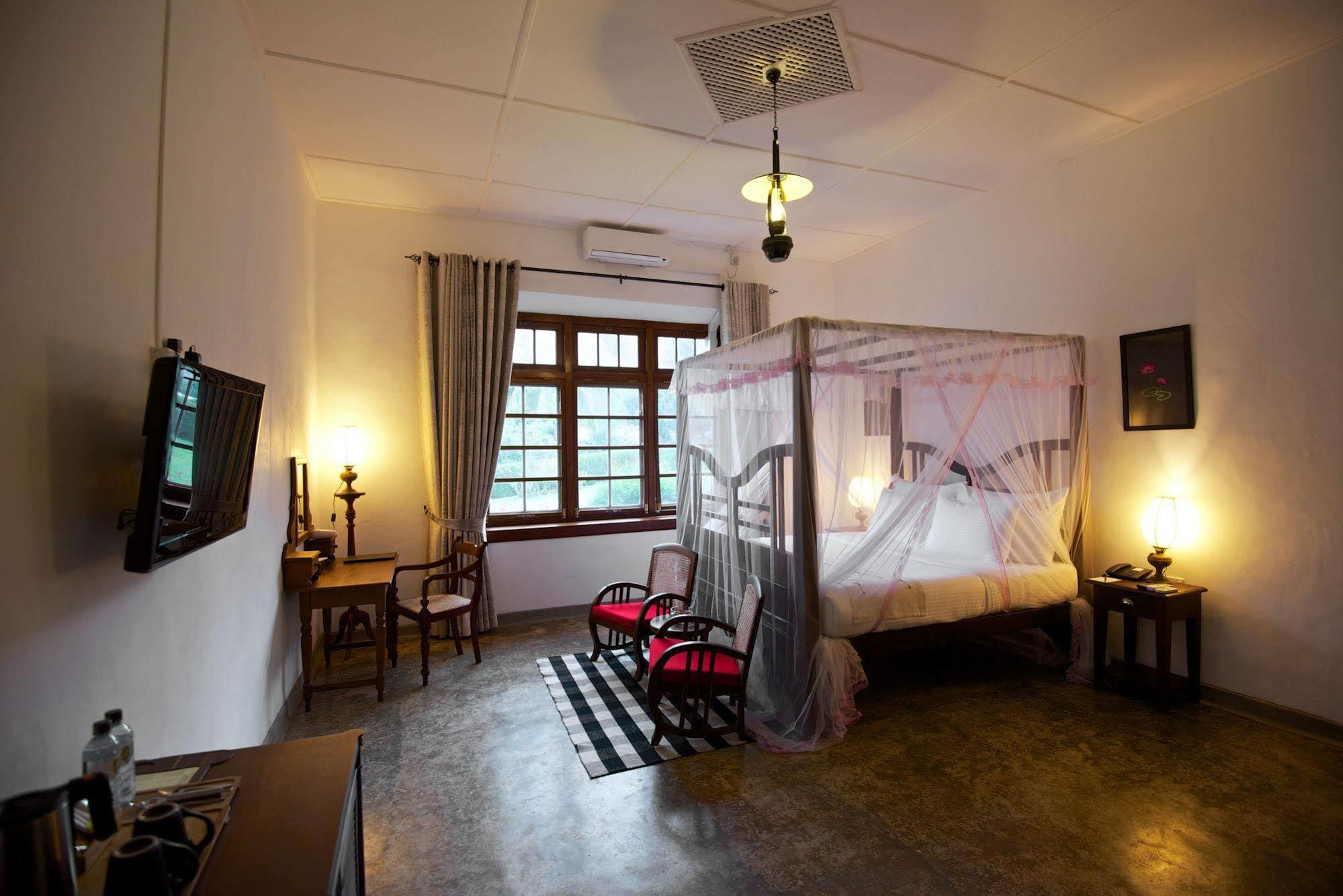 Mountbatten Bungalow- Thema Collection Канди Экстерьер фото