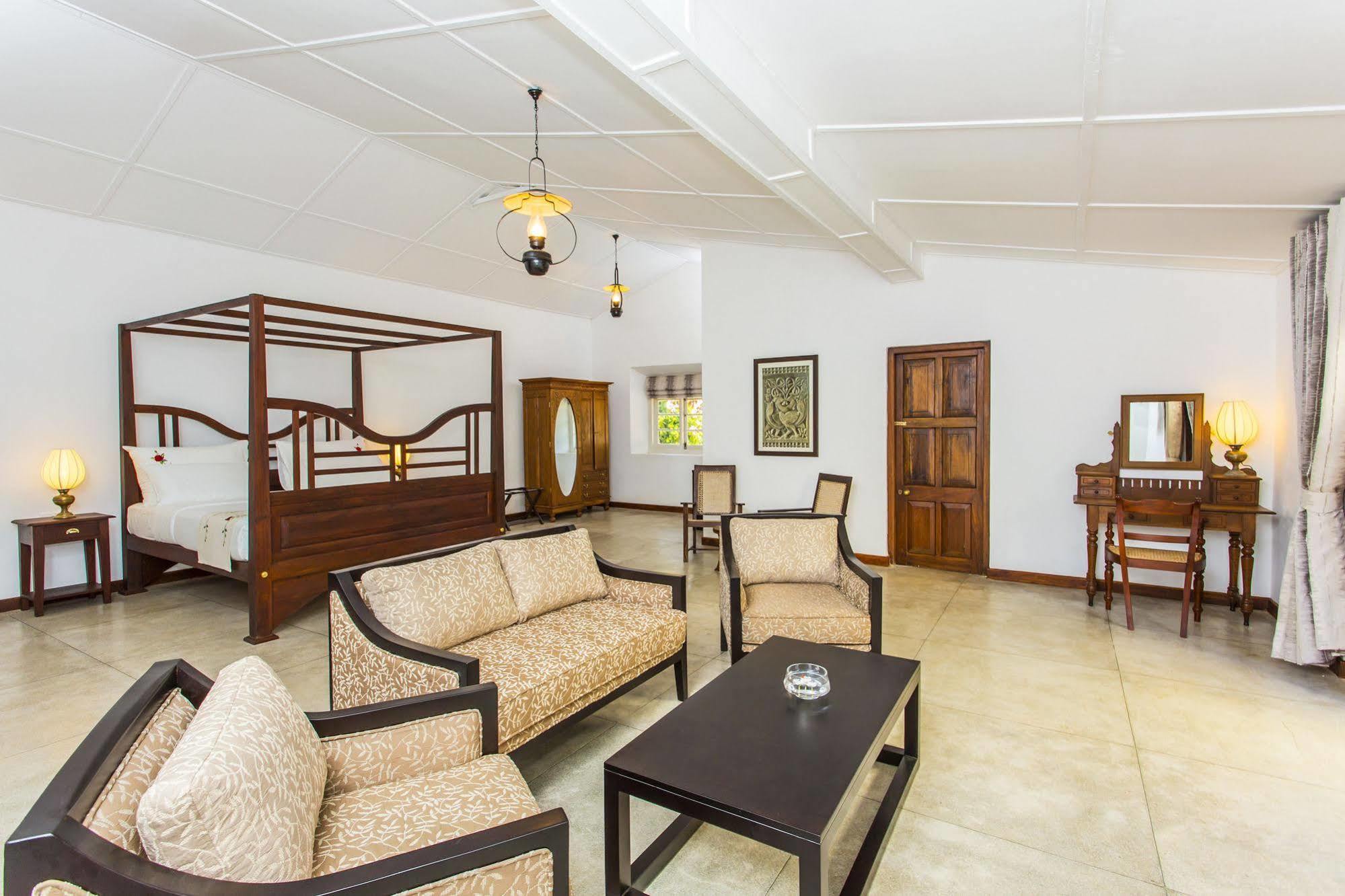 Mountbatten Bungalow- Thema Collection Канди Экстерьер фото