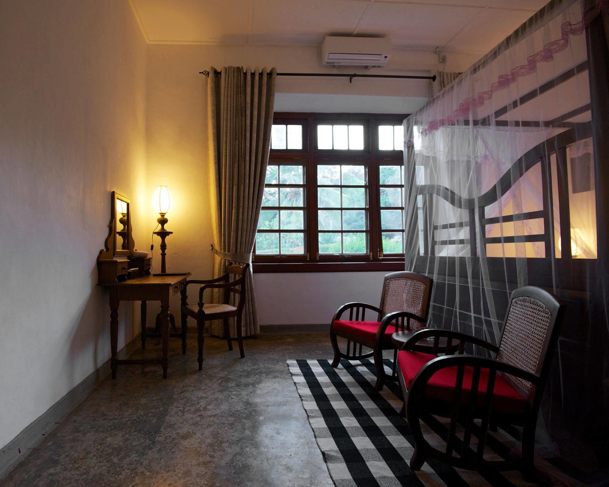 Mountbatten Bungalow- Thema Collection Канди Экстерьер фото