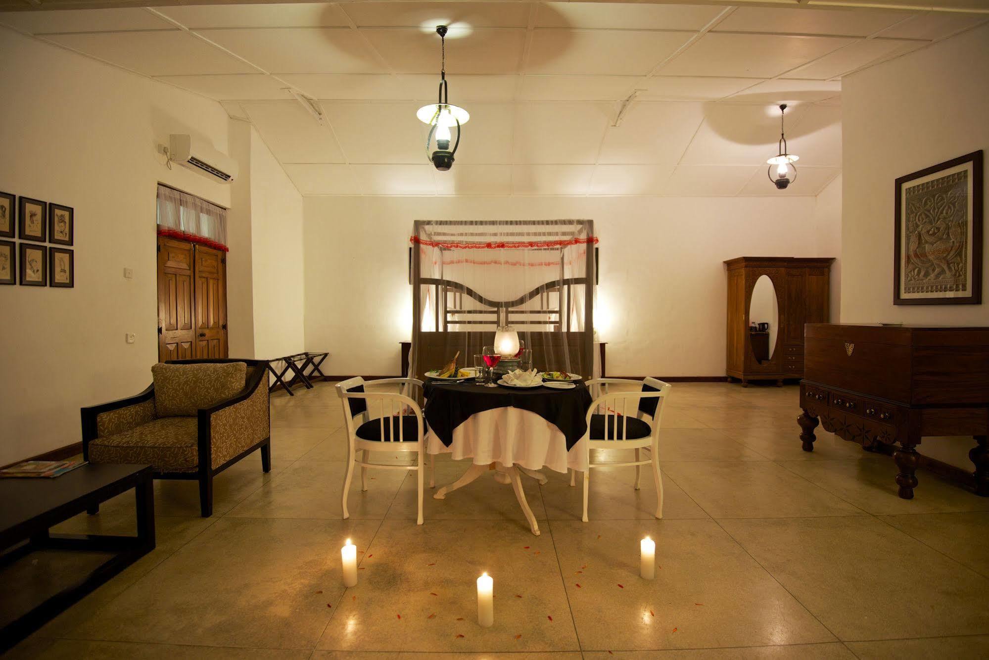 Mountbatten Bungalow- Thema Collection Канди Экстерьер фото