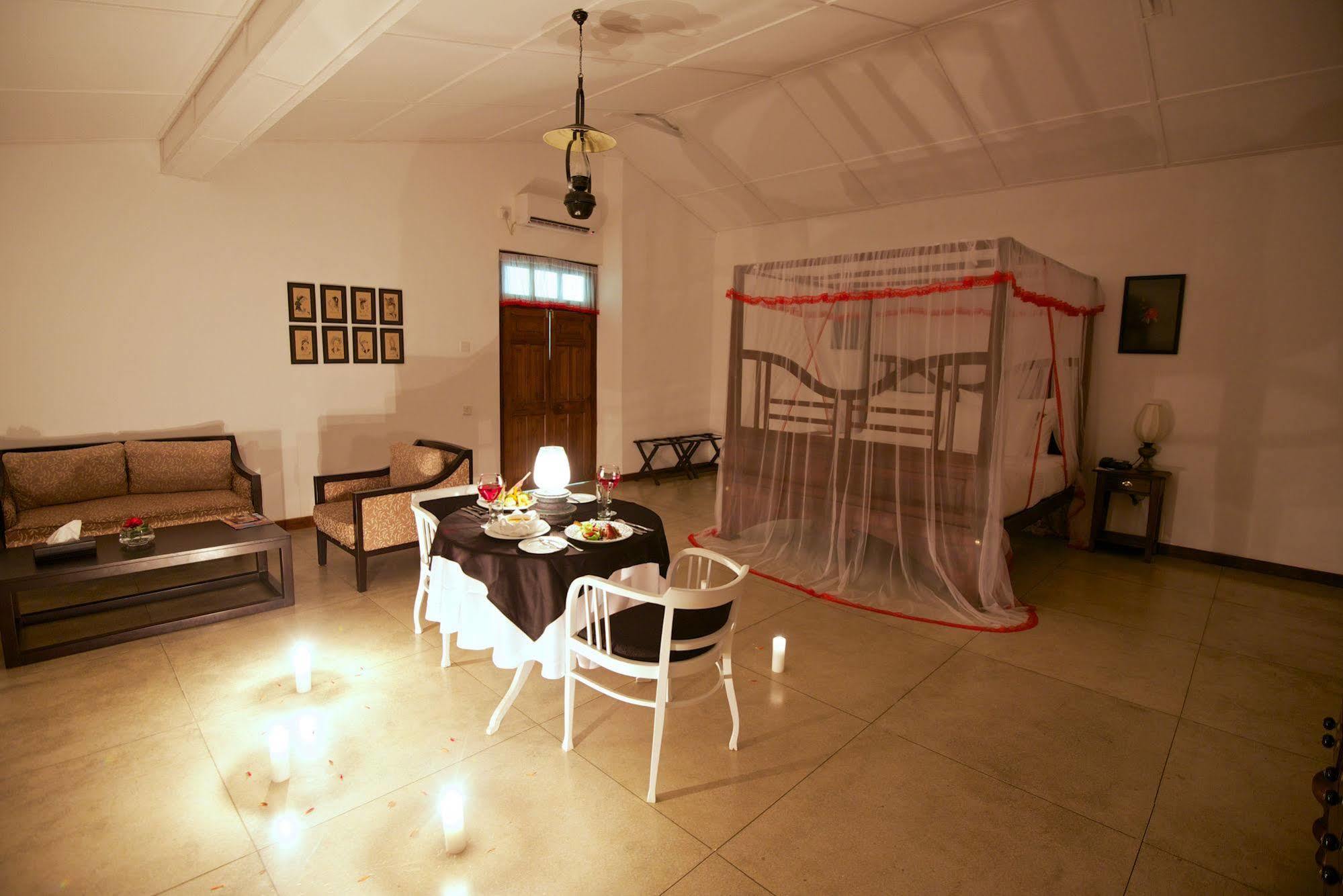 Mountbatten Bungalow- Thema Collection Канди Экстерьер фото